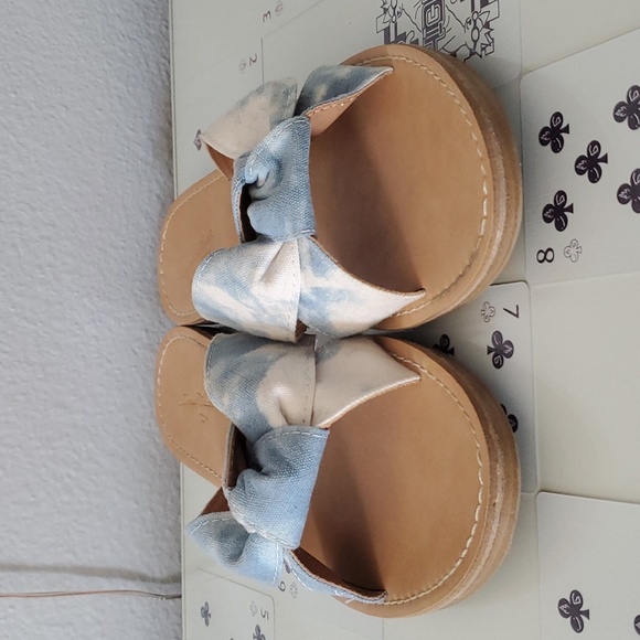 Universal Thread Women's Sandals - Picture 2 of 5